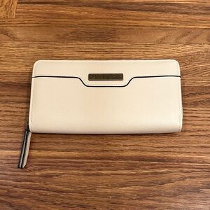 FRYE AND CO. White Leather Wallet